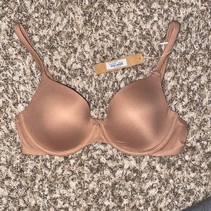 Skims Fits Everybody T-Shirt Bra NWT